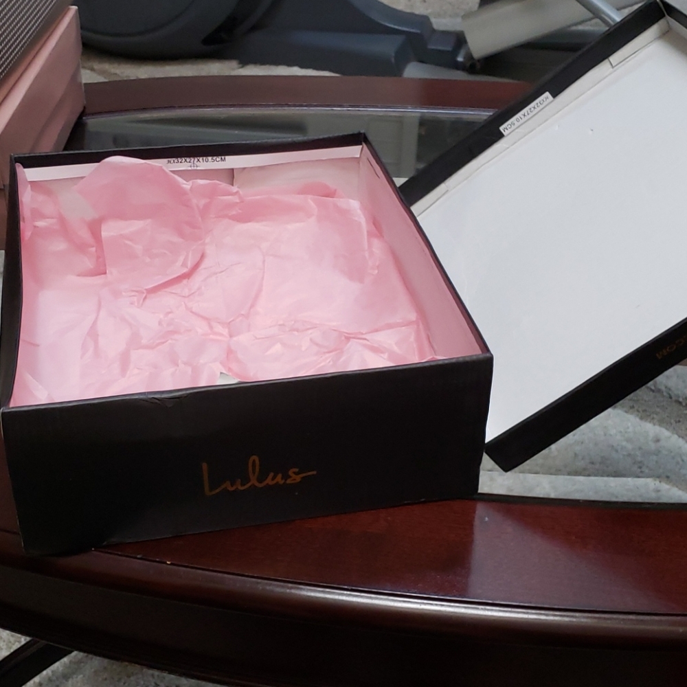 Lulu's empty boot box - Picture 5 of 5